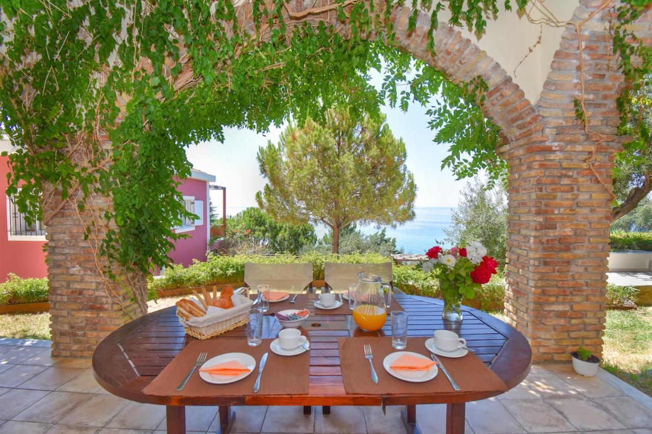 Corfu Resorts Apartments Pelekas Eksteriør billede